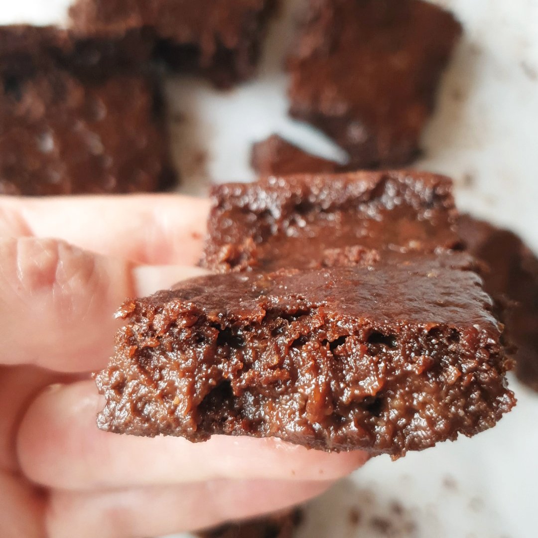 Sočni čokoladni browniji z grškim jogurtom