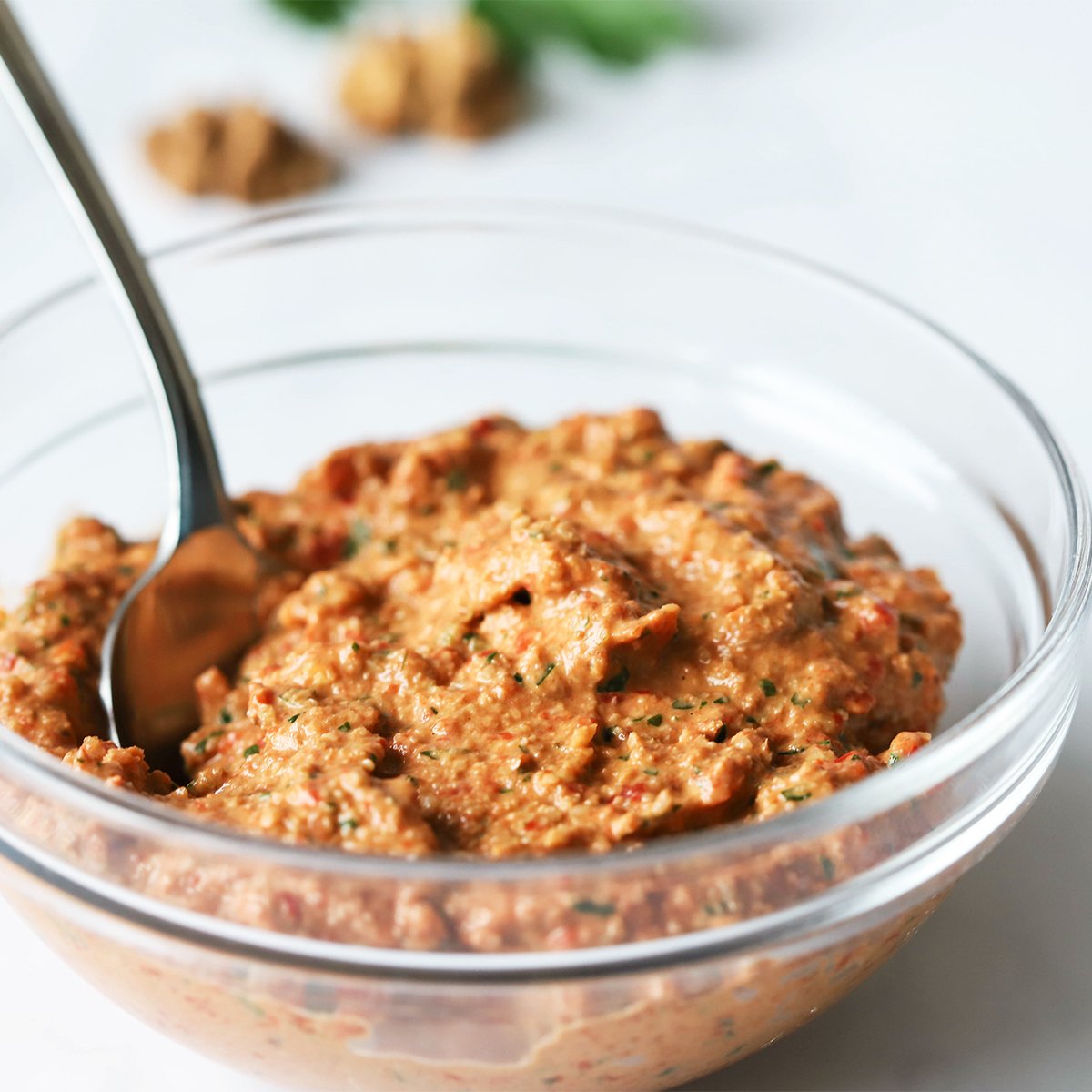 Kremast rdeč pesto iz pečenih paprik